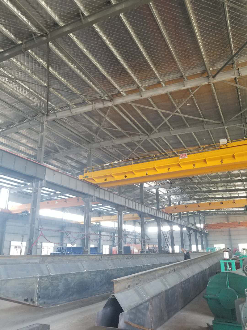 電動(dòng)雙梁橋式起重機 電動(dòng)雙梁橋式起重機